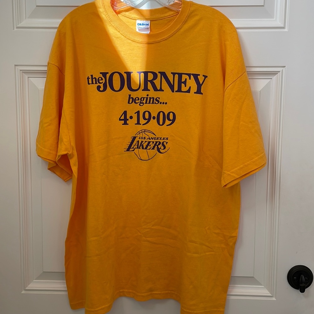 Los Angeles Lakers Promotional T-Shirt NWOT